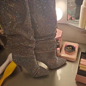 Steve madden crushing boots sz 7 new never worn